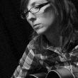 Mary Halvorson skozi eno lupo
